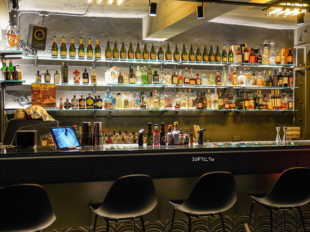 西門酒吧推薦 HELP Bar & Cafe