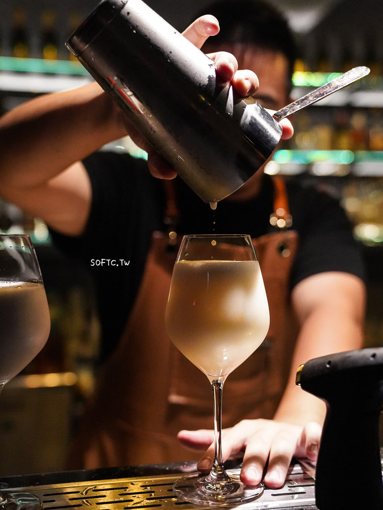西門酒吧推薦 HELP Bar & Cafe